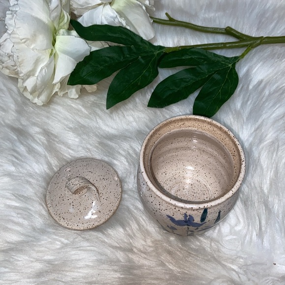 Hand Made Pottery with Lid Sign Unique - Picture 9 of 17